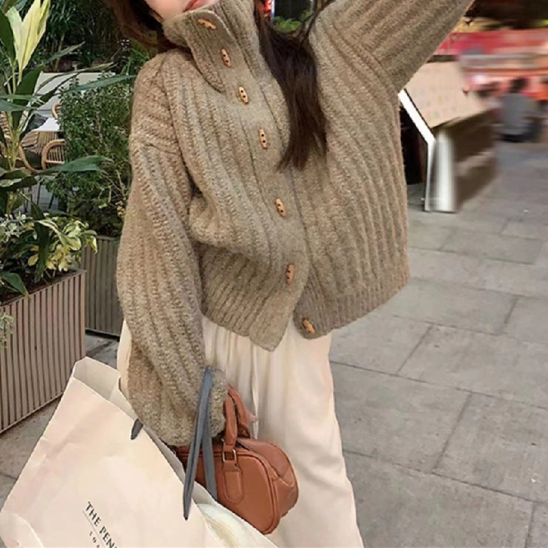 Damen Kuscheliger Strickpullover mit hohem Kragen und Knopfdetails Heidi-Mode