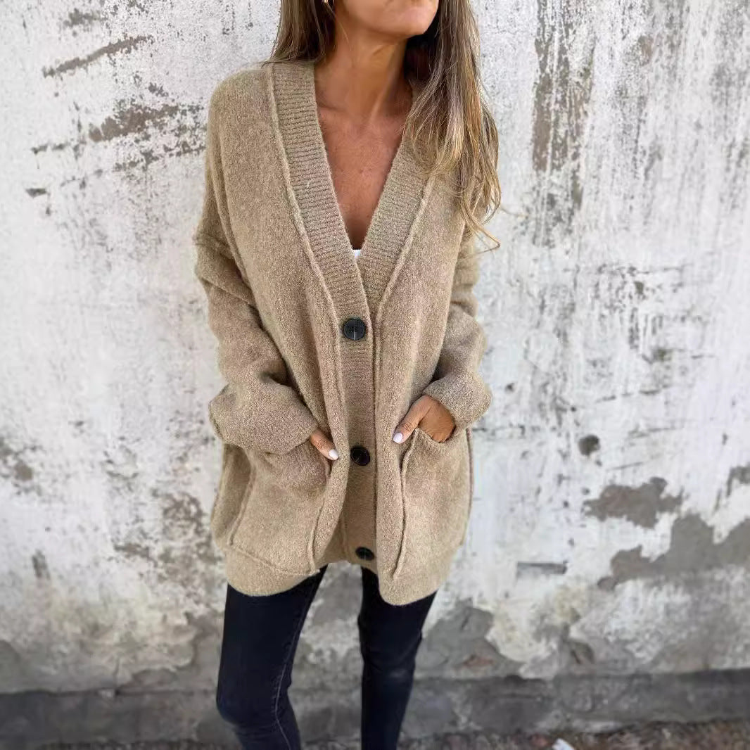 Damen kuschelige Strickjacke mit großen Taschen und Knopfdetails Heidi-Mode