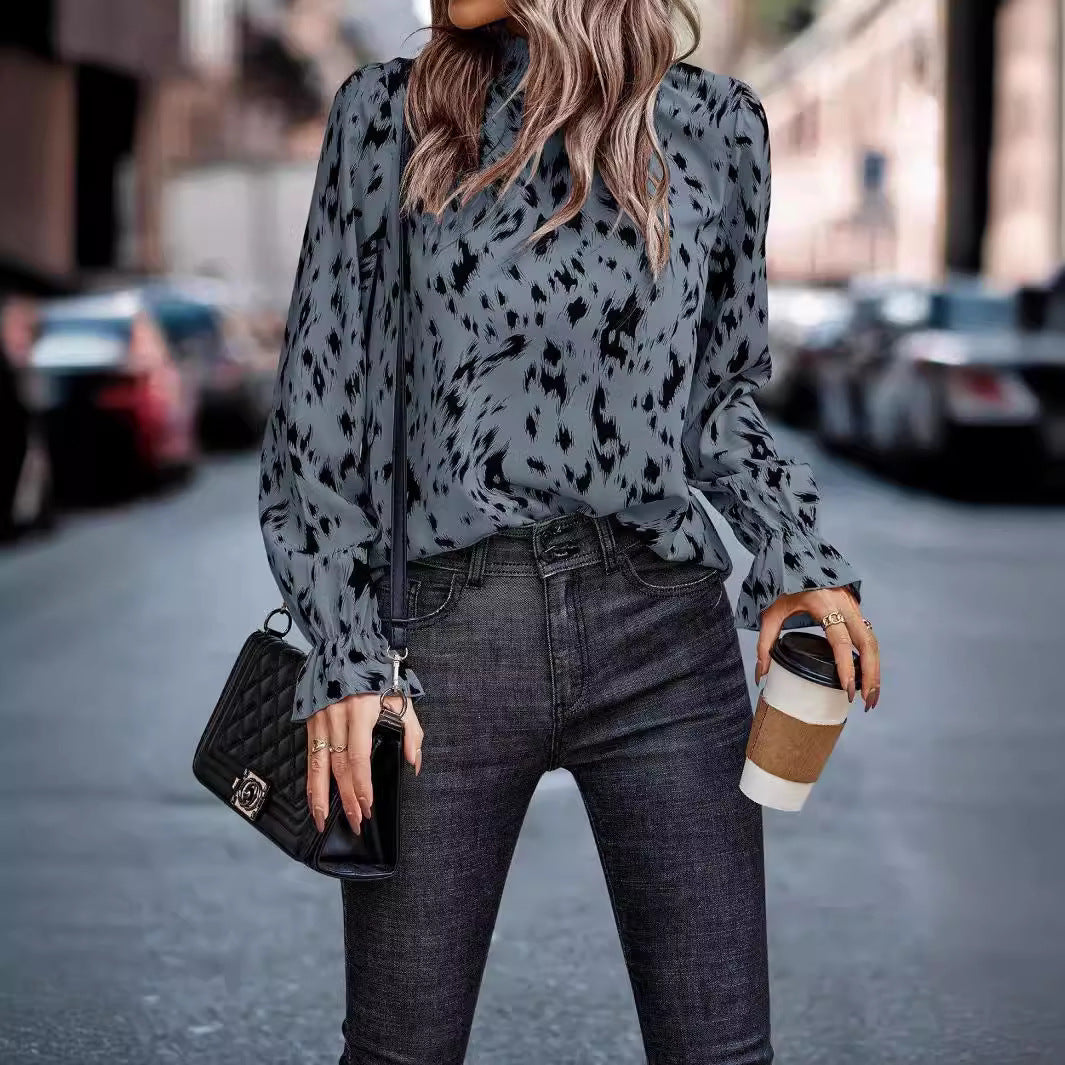 Damen Bluse mit verspieltem Muster und hohem Kragen Heidi-Mode