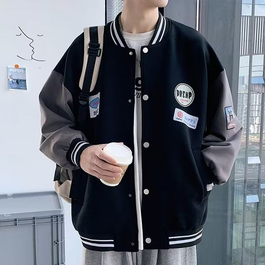 Herren Collegejacke mit praktischen Taschen und Stickereien Heidi-Mode