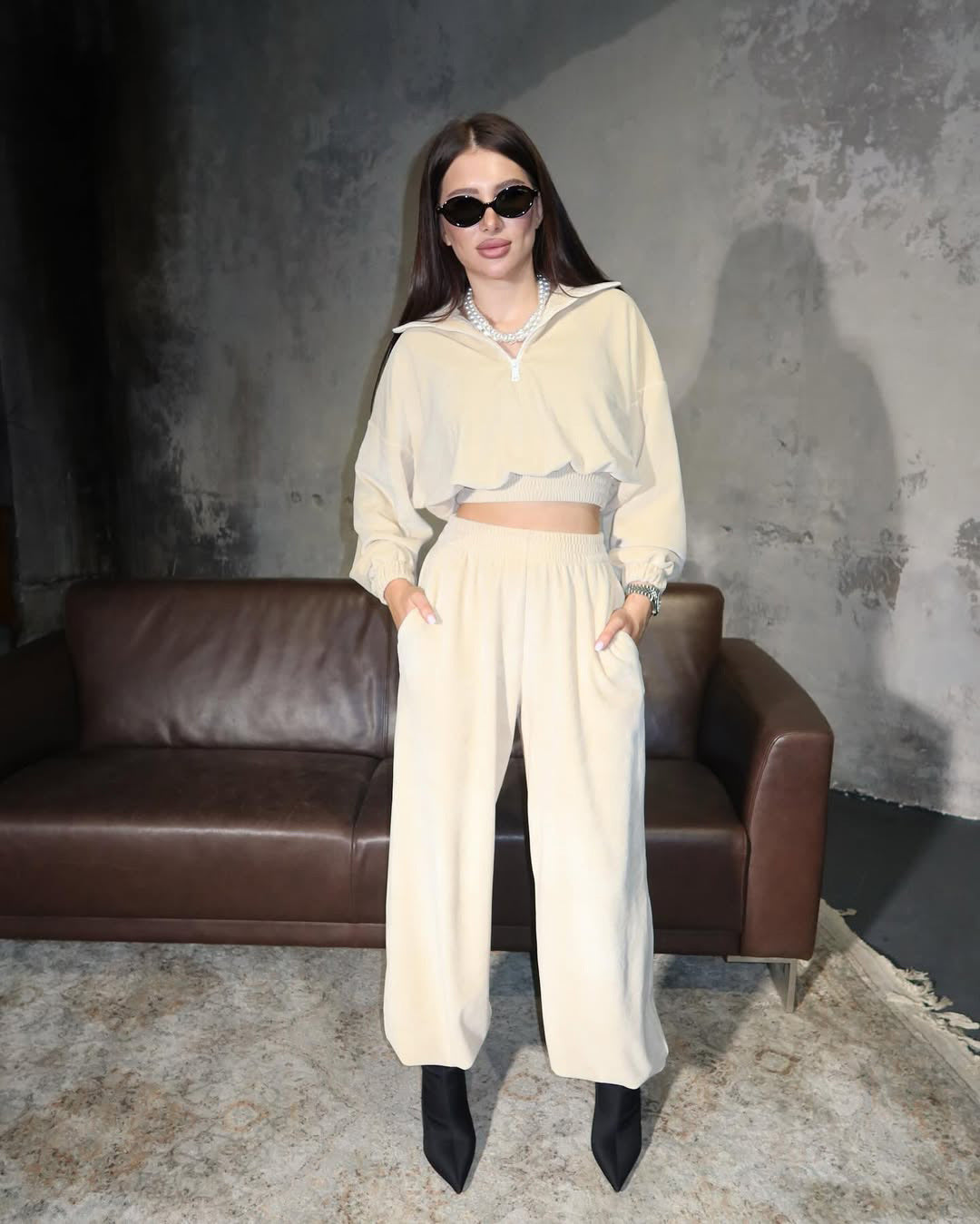 Damen lässiges Set mit kurzem Oberteil und bequemer Hose Heidi-Mode