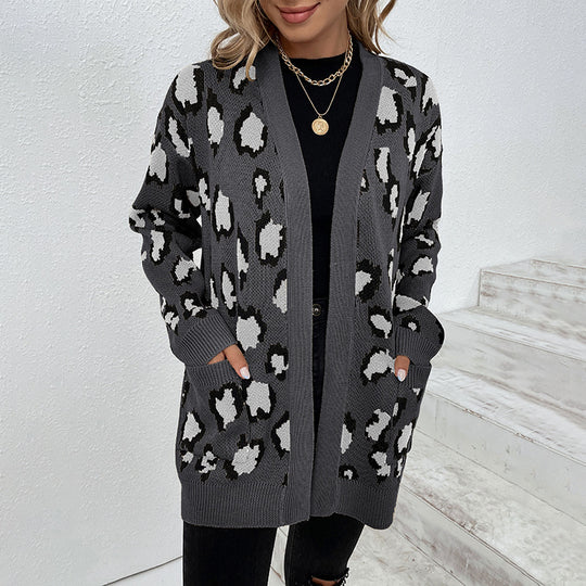 Damen modische Strickjacke mit Leopardenmuster und praktischen Taschen Heidi-Mode