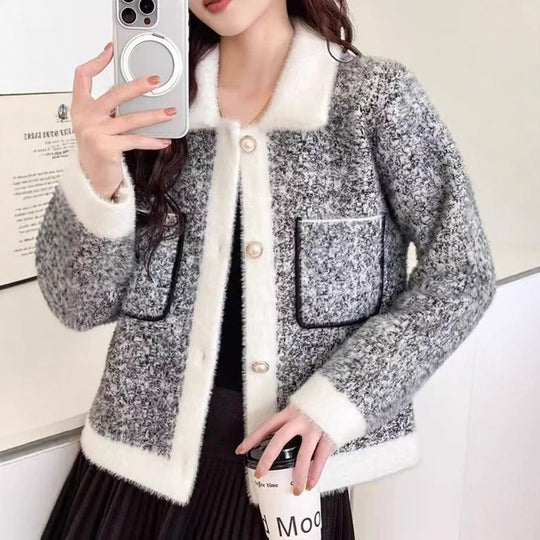 Damen Flauschige Strickjacke mit kontrastierenden Taschen und Kragen Heidi-Mode