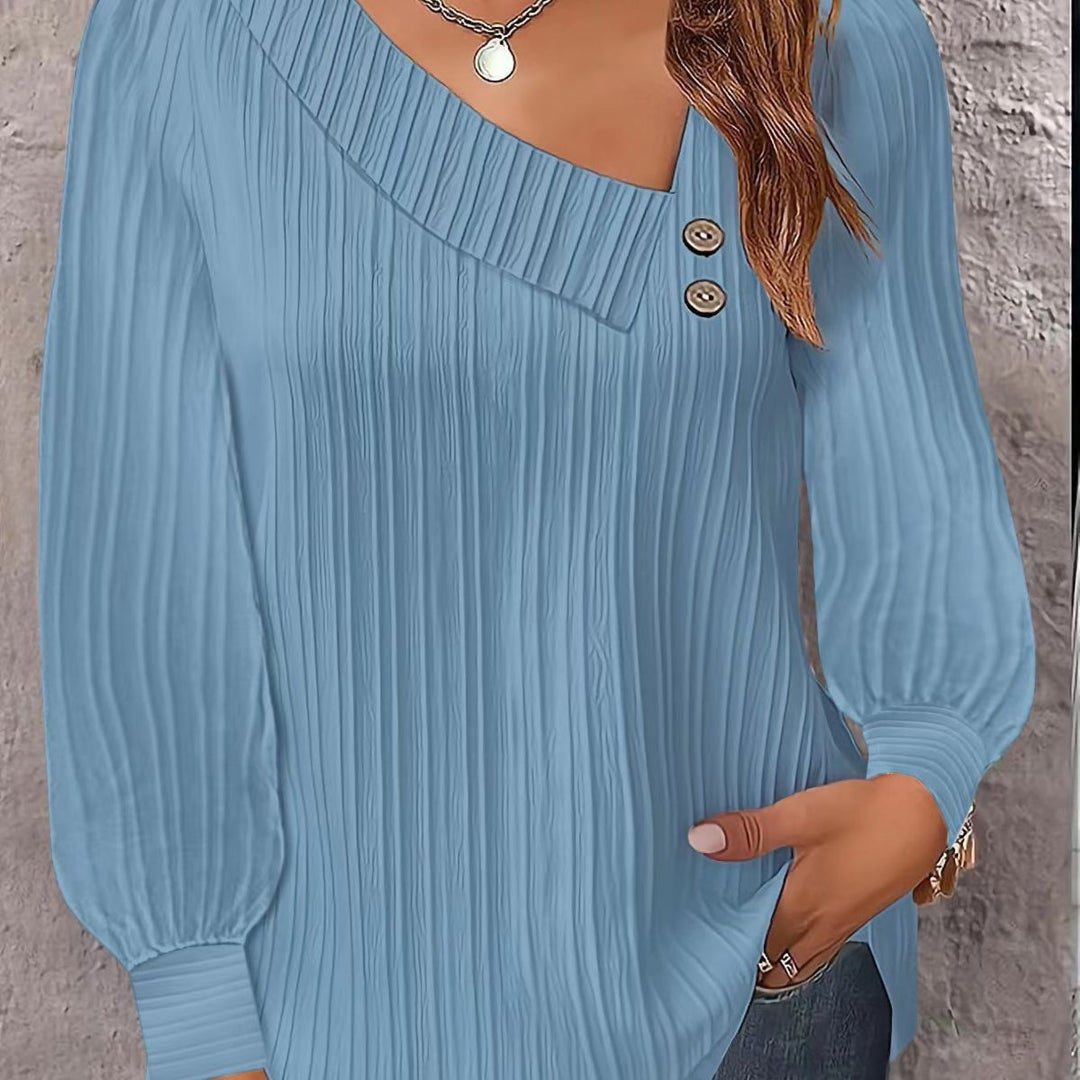 Damen Plissiertes Oberteil mit asymmetrischem Kragen und eleganten Knopfdetails Heidi-Mode