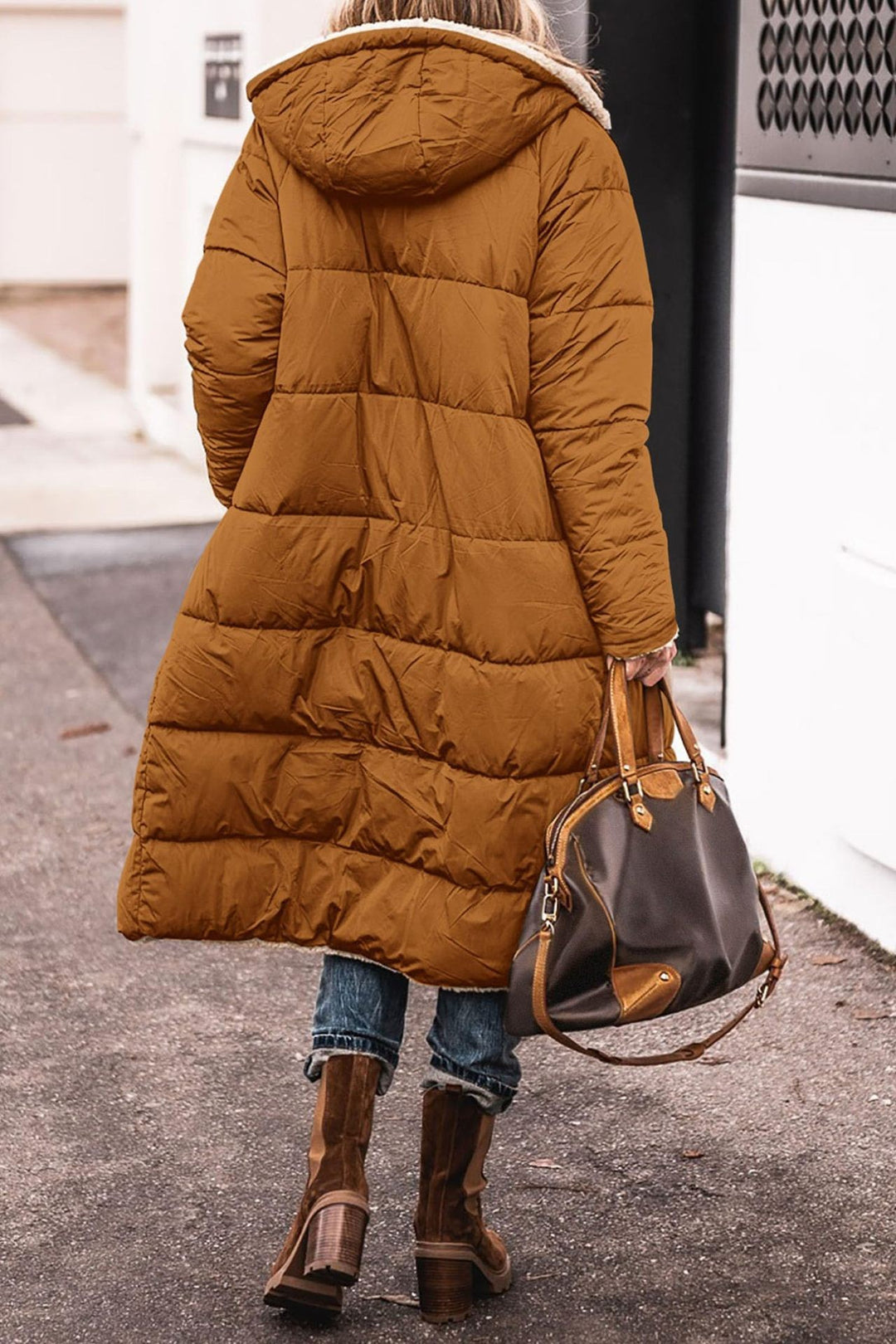 Damen modische Steppjacke mit großzügiger Kapuze und kuscheligem Innenfutter Heidi-Mode