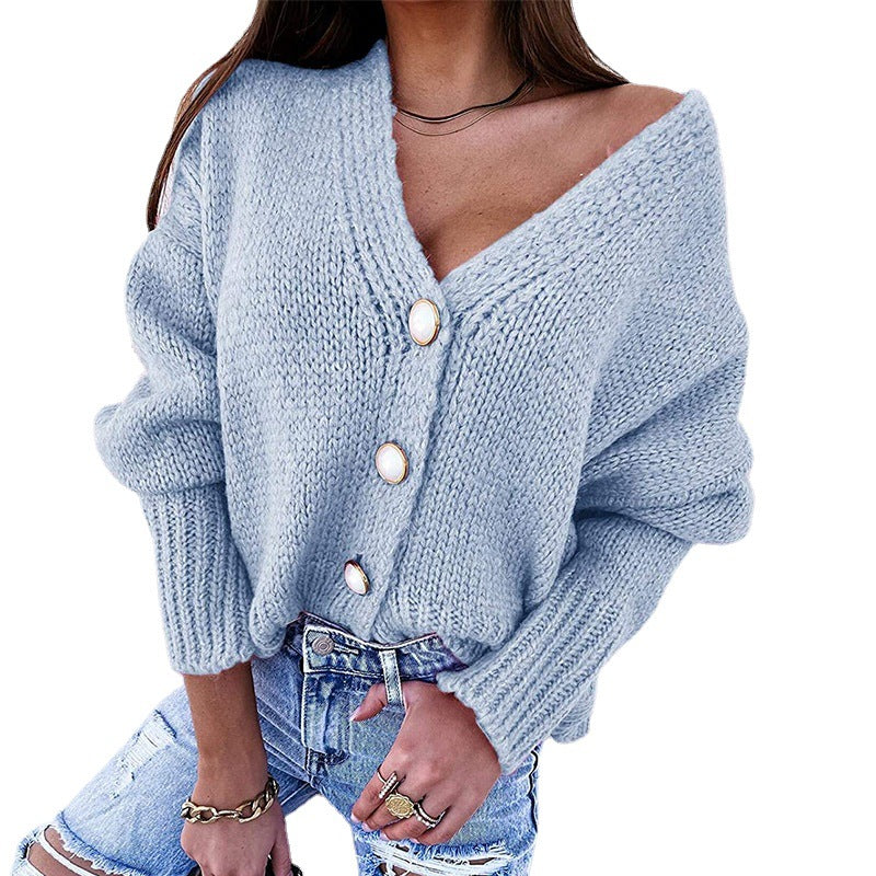 Damen Kuscheliger Cardigan mit tiefem V-Ausschnitt und dekorativen Knöpfen Heidi-Mode