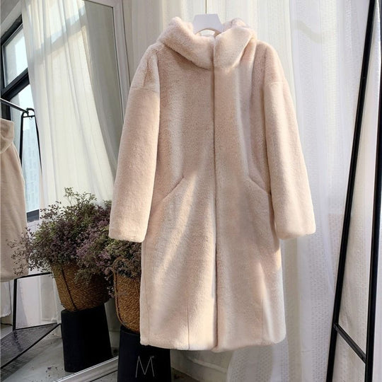 Damen Kuschelmantel mit Kapuze aus weichem Plüsch Heidi-Mode