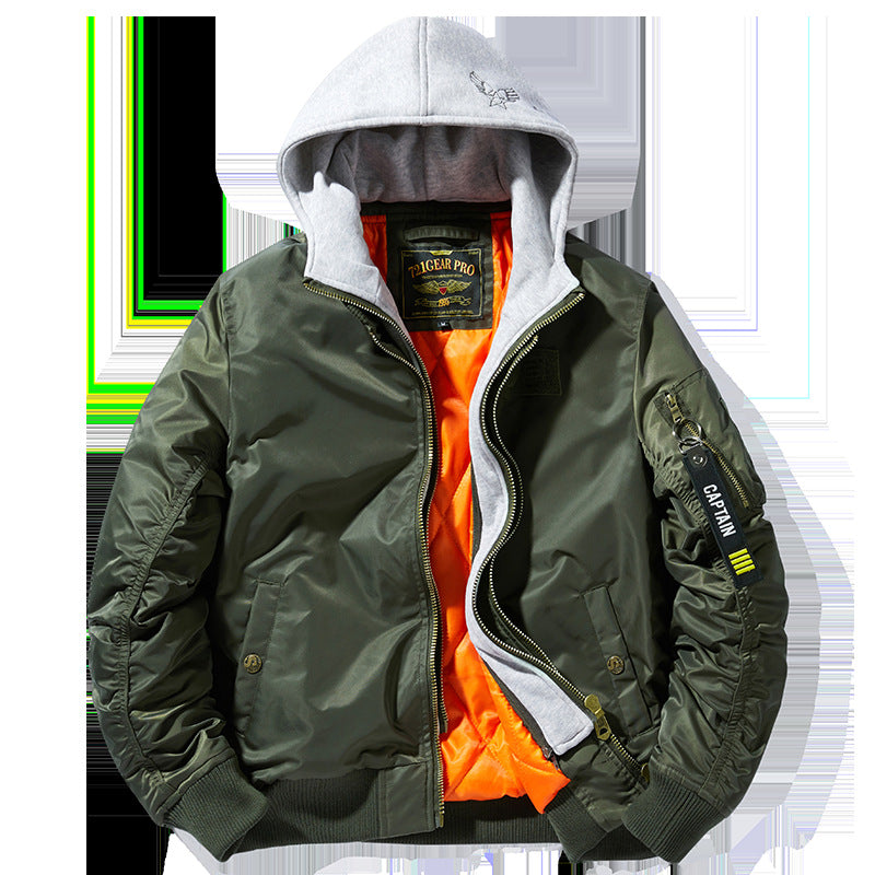 Herren Bomberjacke mit abnehmbarer Kapuze und praktischen Taschen Heidi-Mode
