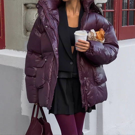 Damen Oversized Daunenjacke mit sichtbarem Steppdesign und hohem Kragen Heidi-Mode