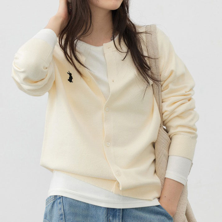 Damen weiche Strickjacke mit feinen Knopfdetails und elegantem Design Heidi-Mode