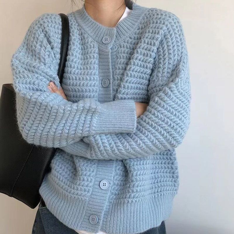 Damen Grobstrickjacke mit Knopfdetails und oversized Schnitt Heidi-Mode