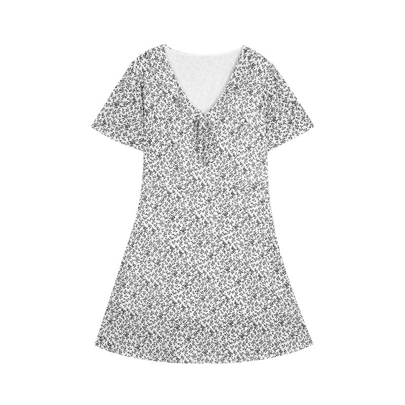 Damen Blusenkleid mit floralem Muster und V-Ausschnitt Heidi-Mode