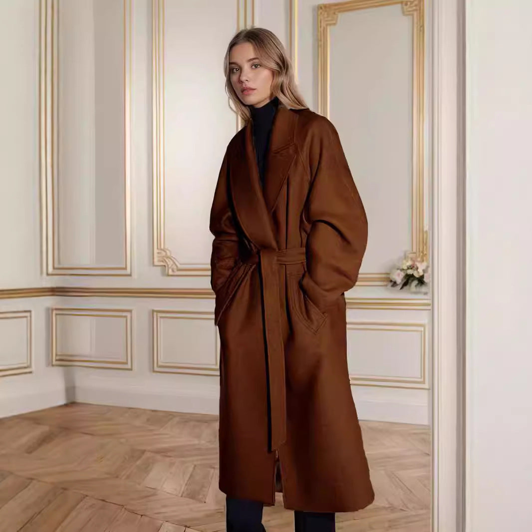 Damen eleganter langer Mantel mit breitem Revers und Gürtel Heidi-Mode