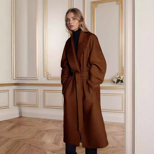 Damen eleganter langer Mantel mit breitem Revers und Gürtel Heidi-Mode
