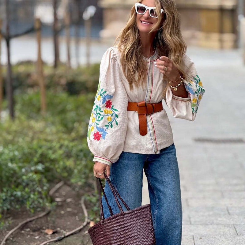 Damen Bluse mit bunten Stickereien und voluminösen Ärmeln Heidi-Mode