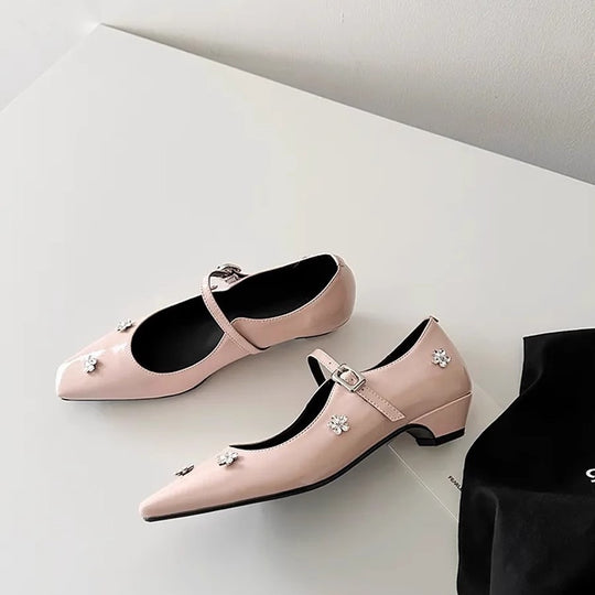 Damen elegante spitze Mary Jane Flache mit Blumenakzenten Heidi-Mode