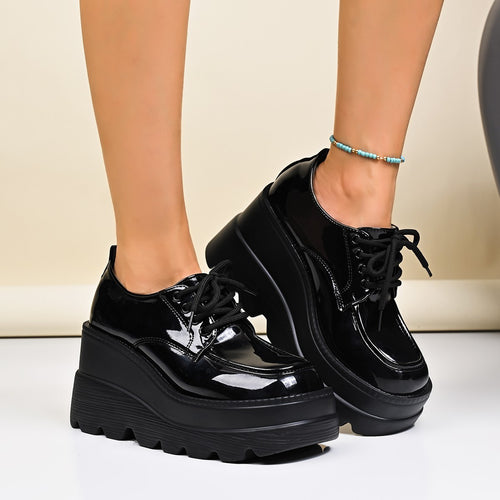 Damen Plateau Schnürschuhe mit glänzendem Obermaterial und rutschfester Sohle Heidi-Mode