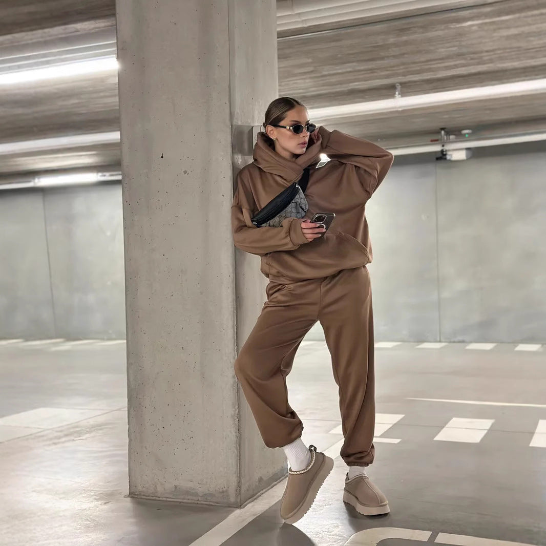 Damen gemütlicher Oversized Hoodie mit intuitivem Kordelzug und passender Jogginghose Heidi-Mode