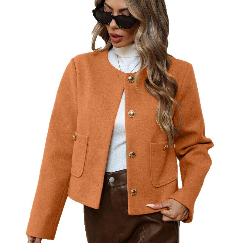 Damen Kurze Blazerjacke mit praktischen Taschen und goldenen Knöpfen Heidi-Mode