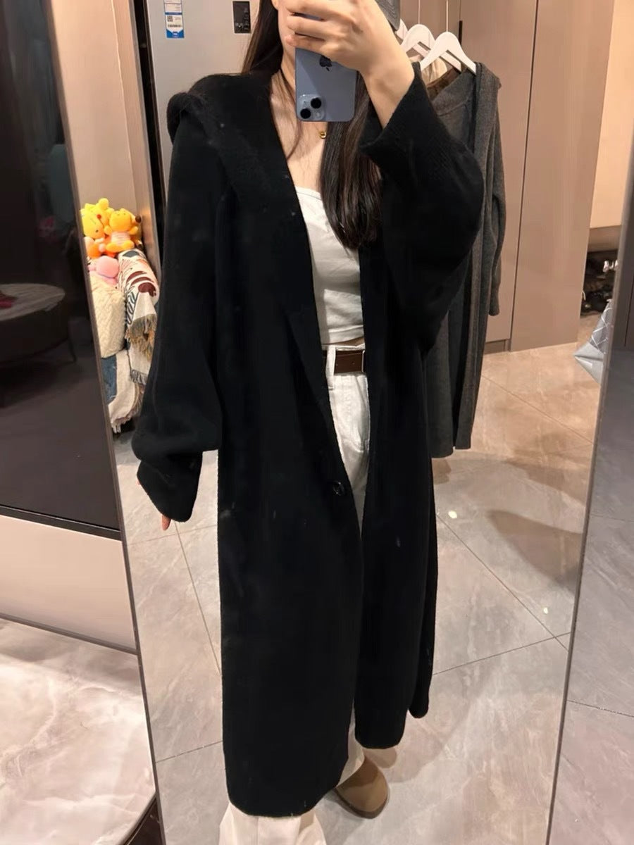 Damen Langer Strickcardigan mit Kapuze und praktischen Knöpfen Heidi-Mode