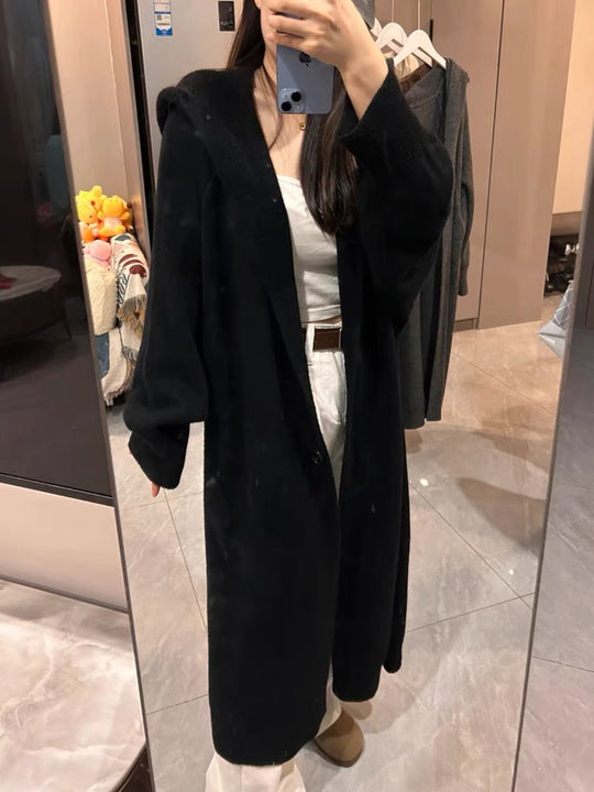 Damen Langer Strickcardigan mit Kapuze und praktischen Knöpfen Heidi-Mode
