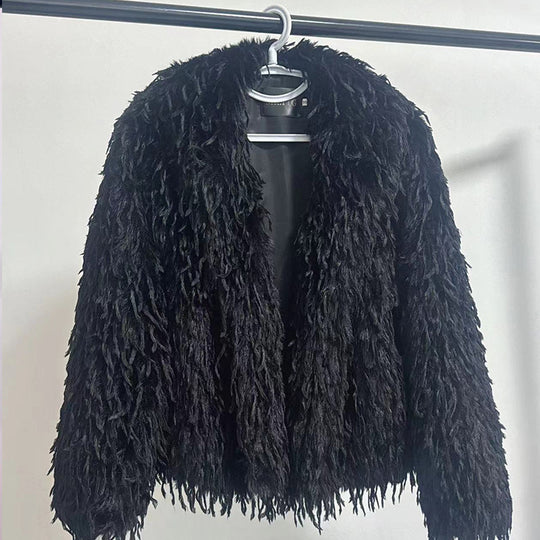 Damen Flauschige Kurzjacke aus Kunstpelz mit tiefem Schnitt Heidi-Mode