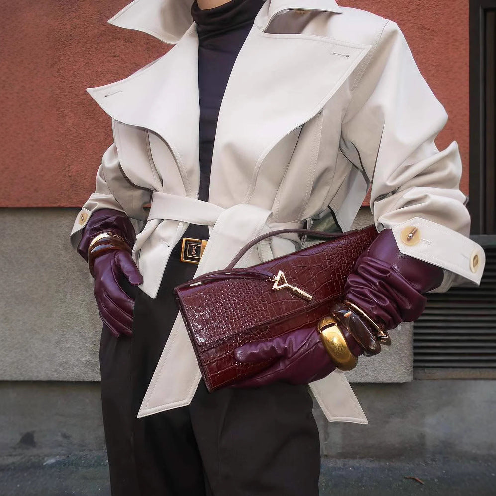 Damen stylischer Trenchcoat mit breitem Kragen und Gürteldetails Heidi-Mode