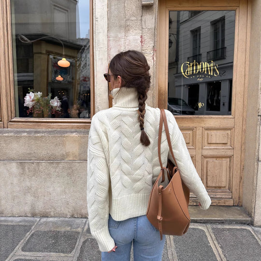 Damen gemütlicher Pullover mit hohem Kragen und Kabelstrick Heidi-Mode