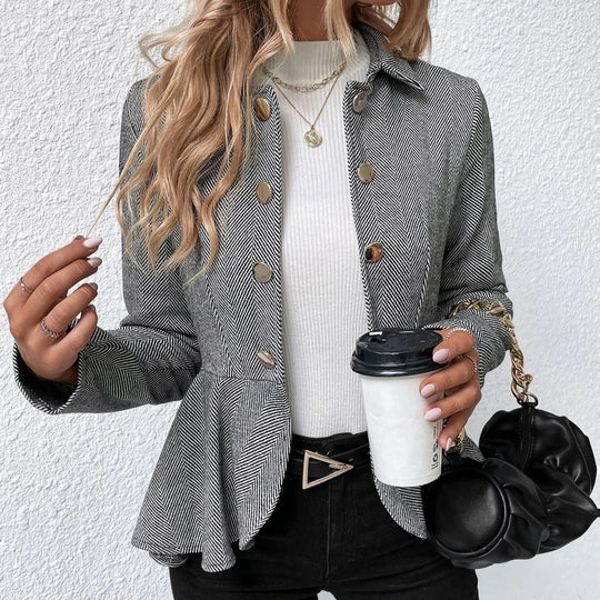 Damen Chic Tailored Blazerjacke mit asymmetrischem Saum und Knopfdetails Heidi-Mode