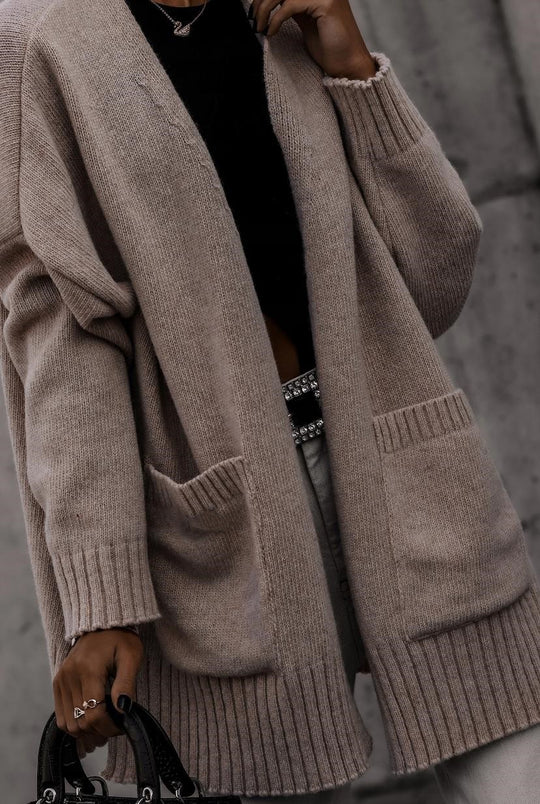 Damen gemütlicher Strickcardigan mit lässiger Silhouette und praktischen Taschen Heidi-Mode