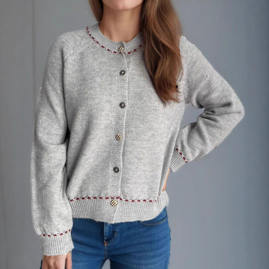 Damen Strickjacke mit dekorativen Knopfdetails und breiten Ärmeln Heidi-Mode