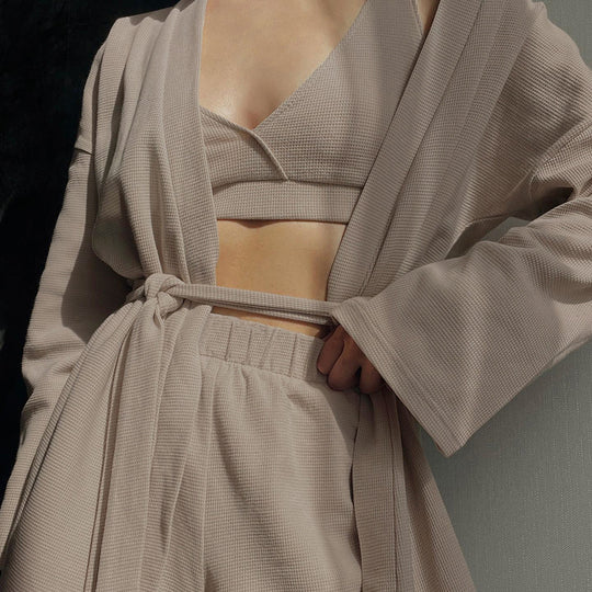 Damen lässiges Lounge-Set mit lässiger Jacke und Short im weichen Rippenmuster Heidi-Mode