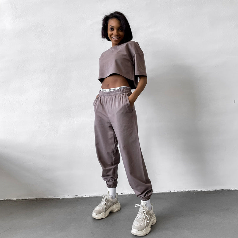 Damen sportliches Lounge-Set mit cropped Oberteil und bequemen Jogginghose Heidi-Mode