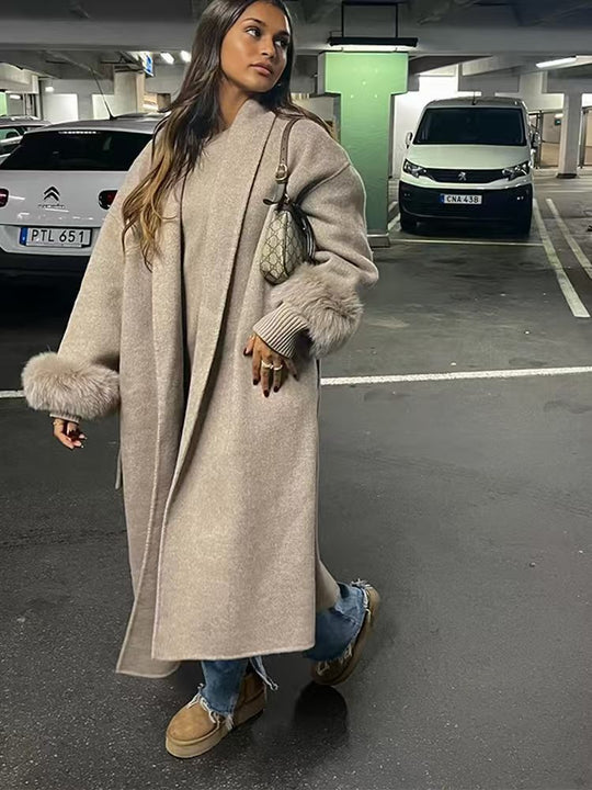 Damen Eleganter Wollmantel mit luxuriösen Pelzärmeln Heidi-Mode