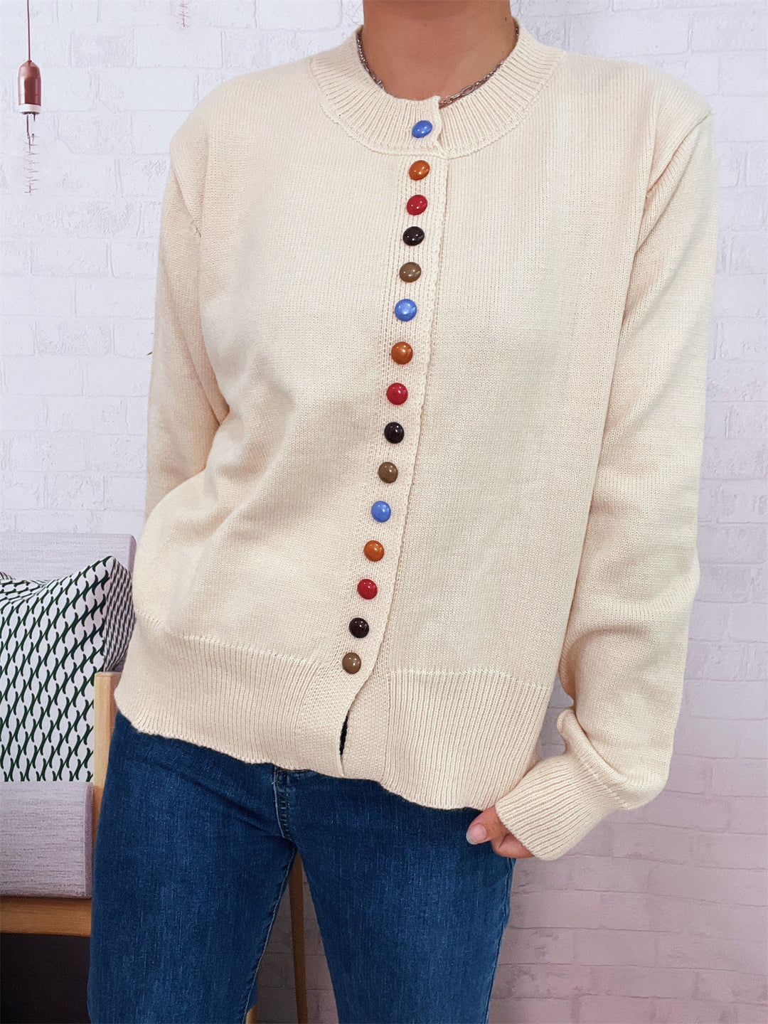 Damen stilvolle Strickjacke mit bunten Knöpfen Heidi-Mode