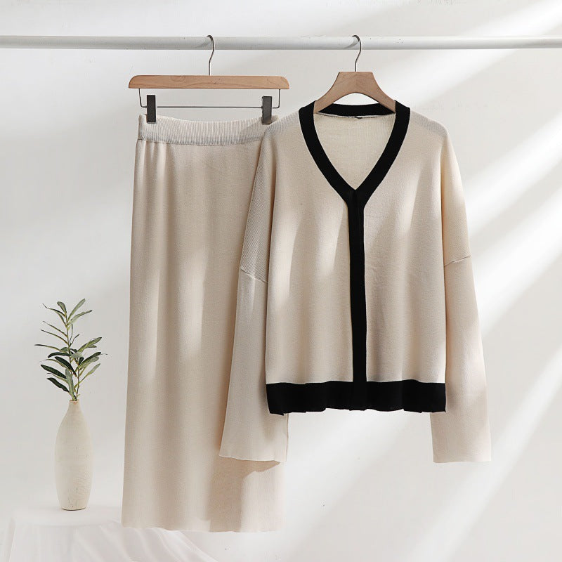 Damen elegantes Strick-Kombinationsset mit tiefem V-Ausschnitt und Kontrastdetails Heidi-Mode