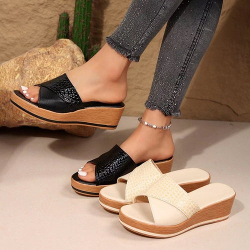 Damen Wedge-Pantoletten mit eleganten Korkdetails und rutschfestem Boden Heidi-Mode