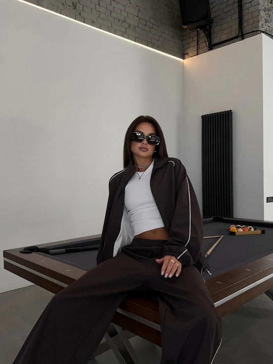 Damen Sportliche Kapuzenjacke und weite Jogginghose im Set Heidi-Mode