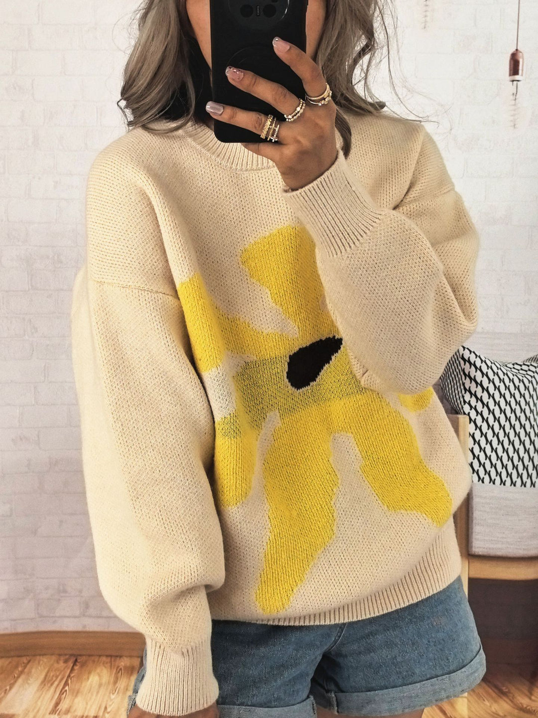 Damen Pullover mit auffälligem Blütenmotiv und lockerer Passform Heidi-Mode