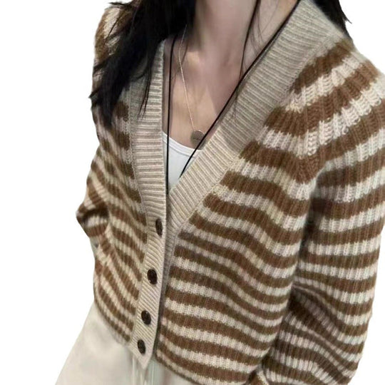 Damen gestreifte Strickjacke mit weitem Schnitt und Knopfdetails Heidi-Mode