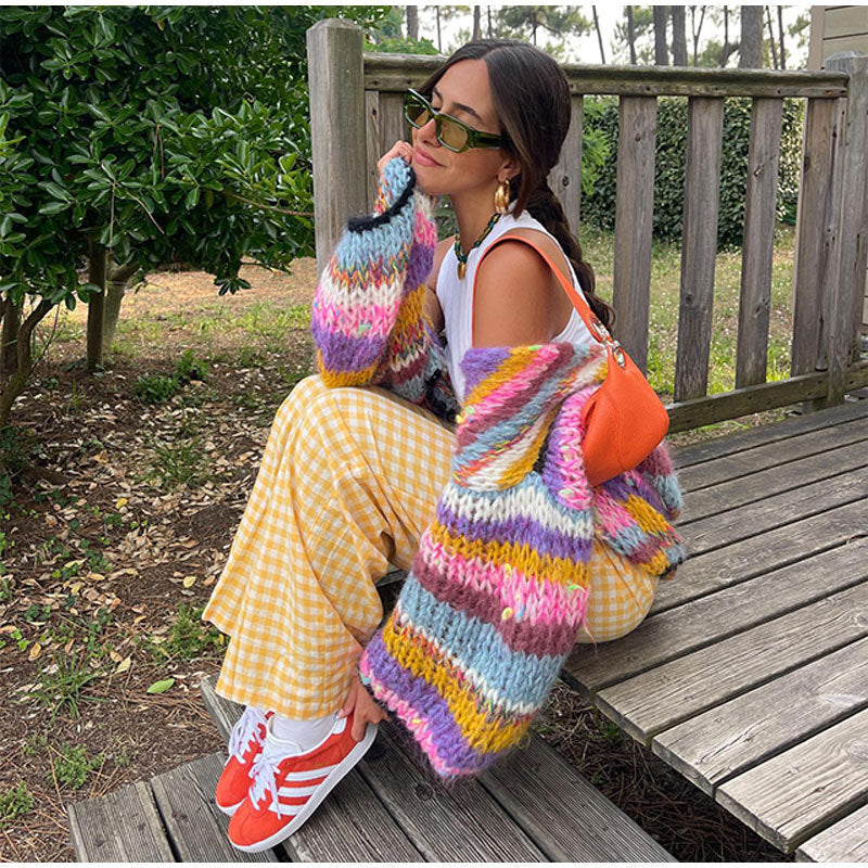 Damen Strickjacke mit voluminösen Ärmeln und farbverlaufendem Design Heidi-Mode