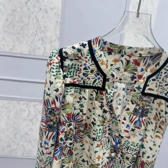 Damen Bluse mit aufwendigem Blumenmuster und eleganten Akzenten Heidi-Mode