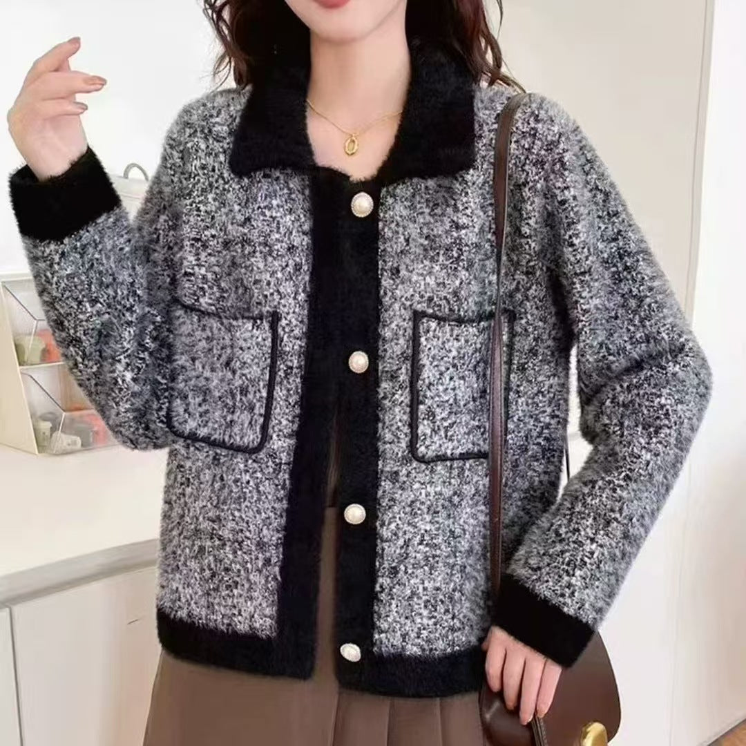 Damen Flauschige Strickjacke mit kontrastierenden Taschen und Kragen Heidi-Mode