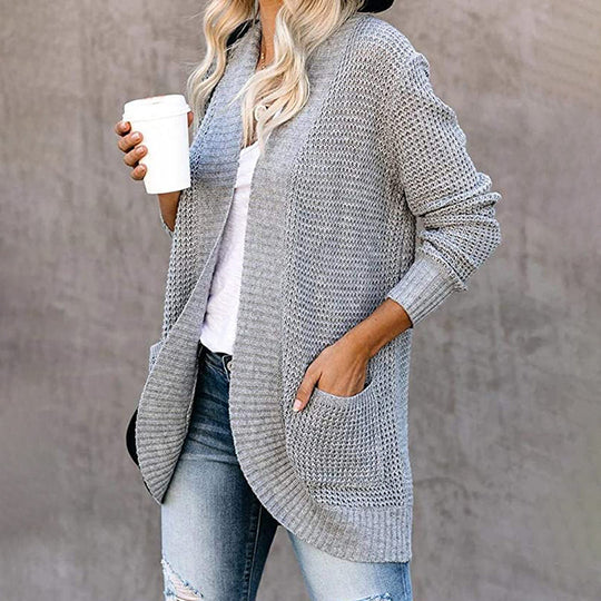 Damen Strickjacke mit tiefem V-Ausschnitt und praktischen Taschen Heidi-Mode