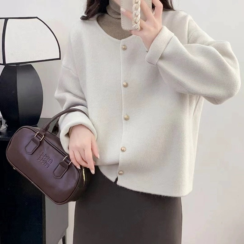 Damen Grobstrickjacke mit eleganter Knopfleiste und lässigem Schnitt Heidi-Mode