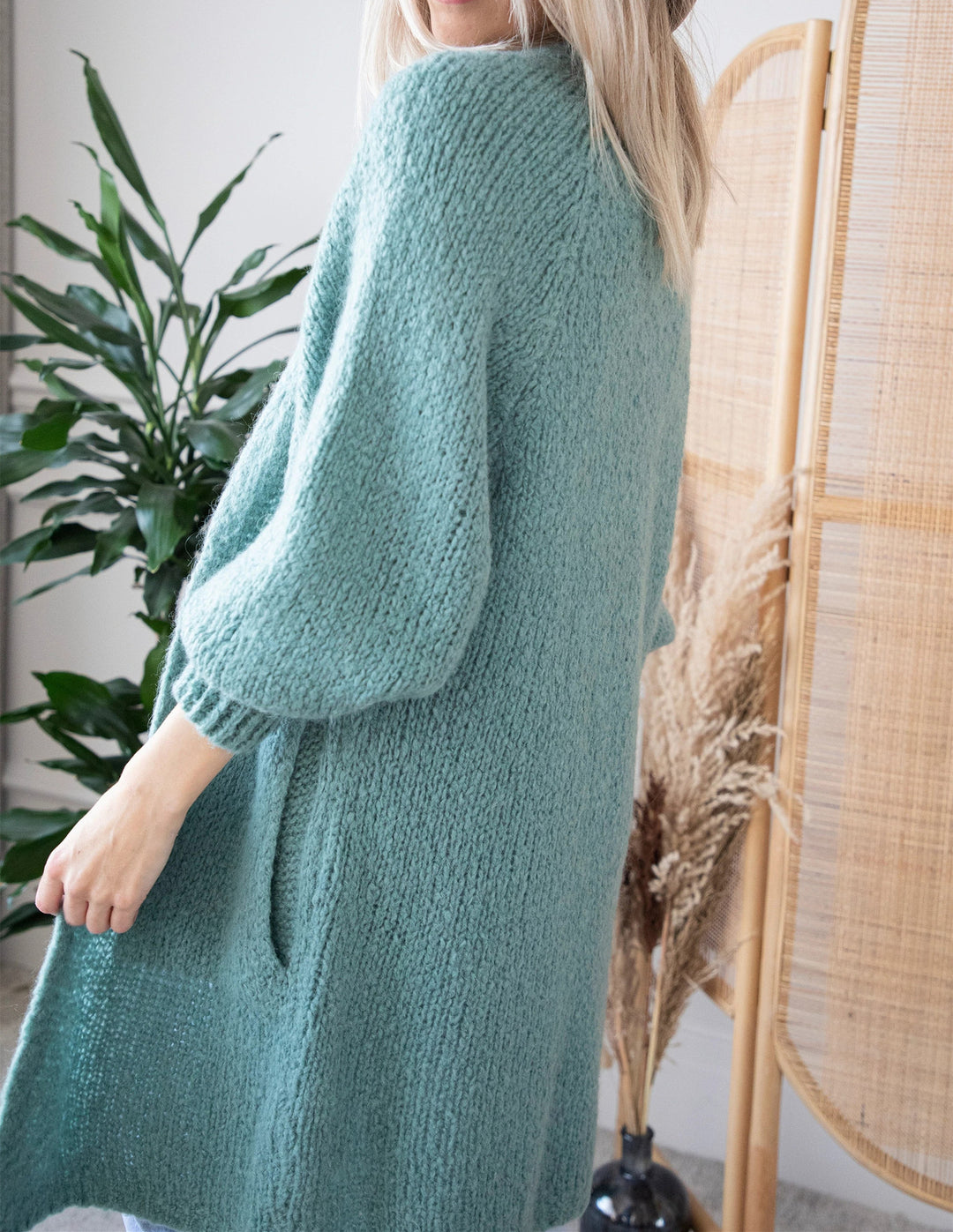 Damen Oversized Strickmantel mit lässigem V-Ausschnitt und luftiger Maschenstruktur Heidi-Mode