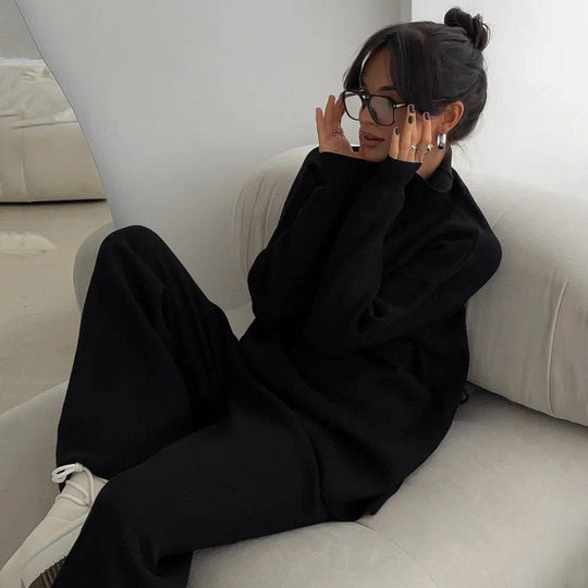 Damen lässiges Strick-Loungewear-Ensemble mit hohem Kragen und seitlichen Schlitzen Heidi-Mode