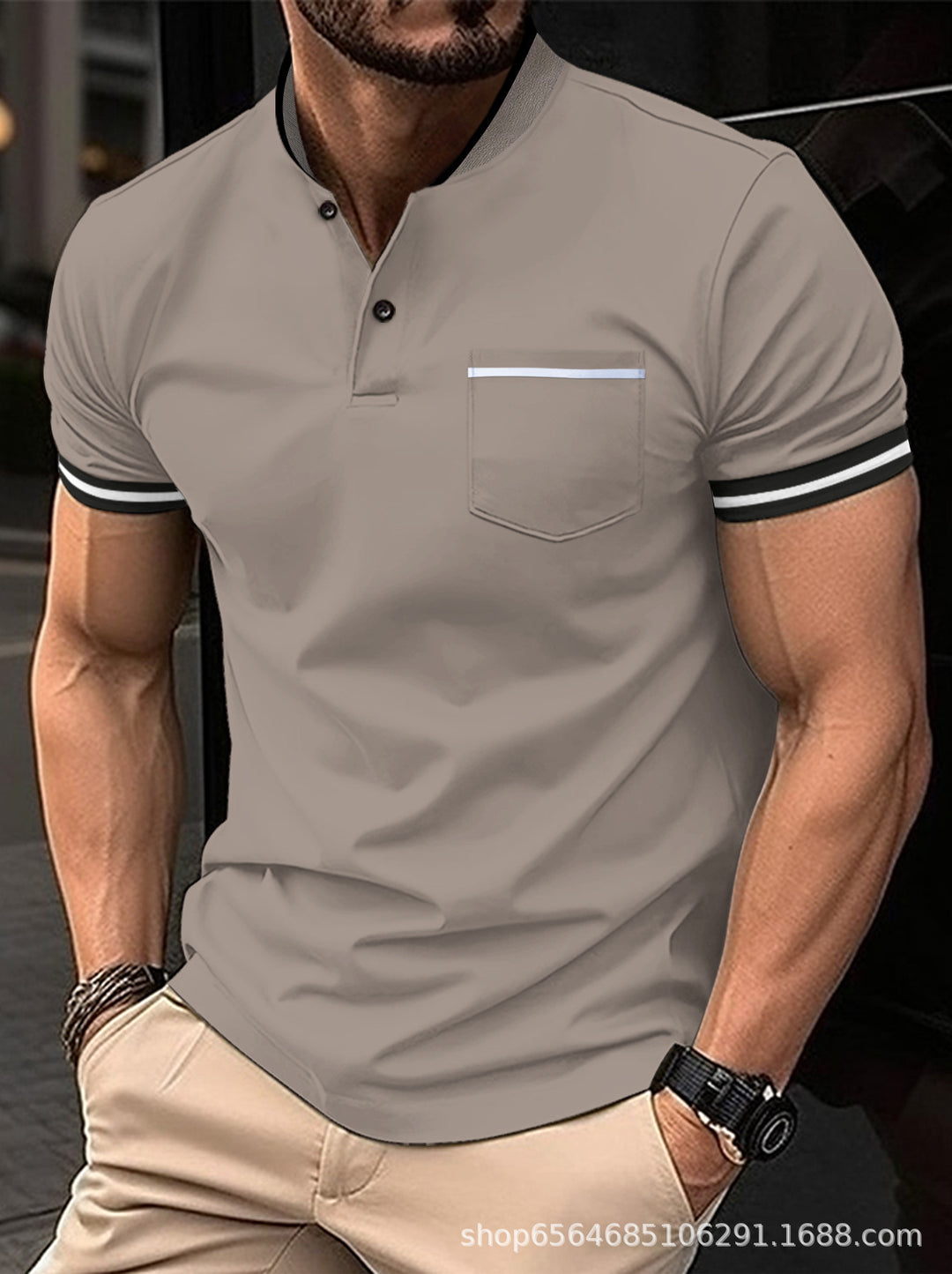 Herren Polohemd mit modernem Henley-Kragen und kontrastierenden Akzenten Heidi-Mode