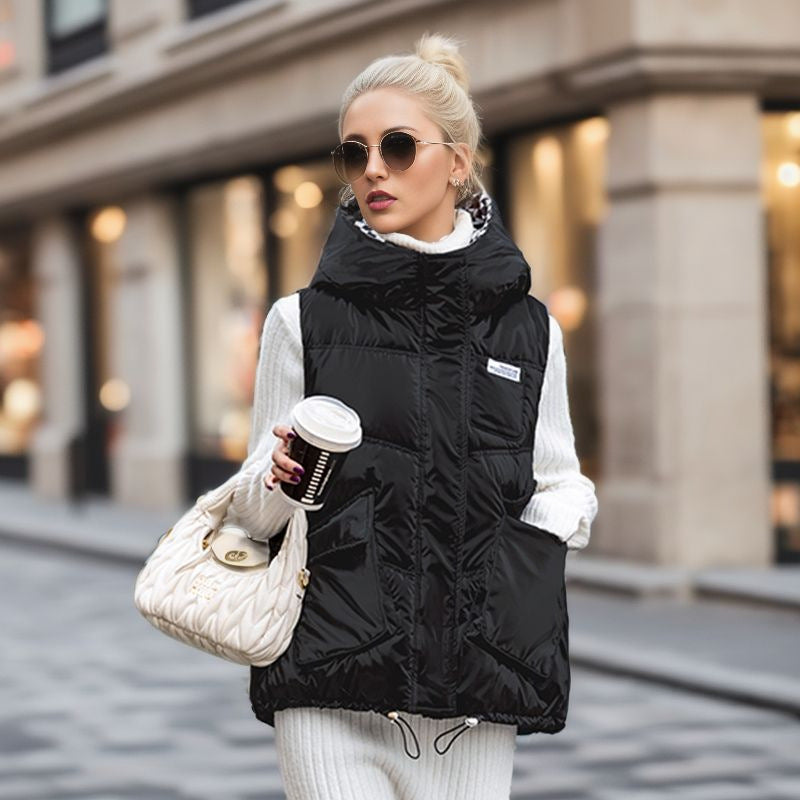 Damen gesteppte Winterweste mit verstellbarer Kapuze und praktischen Taschen Heidi-Mode