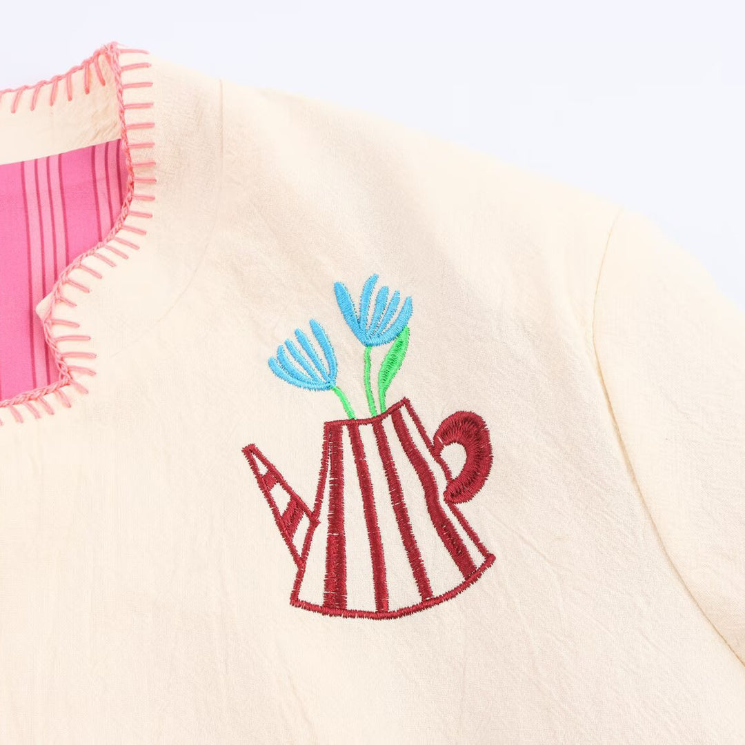 Damen bestickte Kunstlederjacke mit floralem Design Heidi-Mode